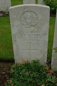 Etaples Military Cemetery - Sharpe, L W